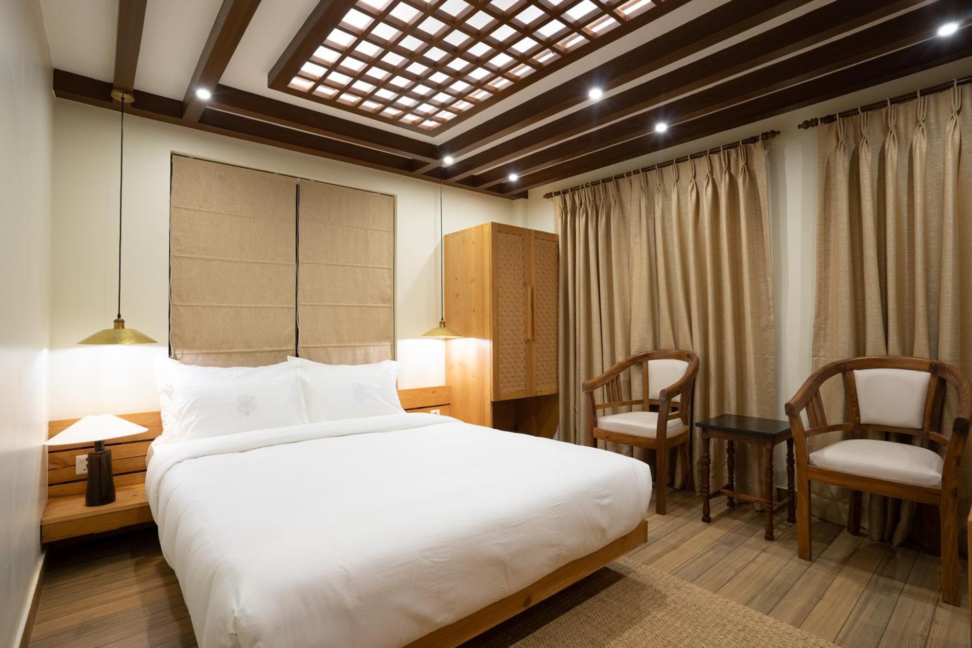 Karuna Hotel Patan Kathmandu Szoba fotó